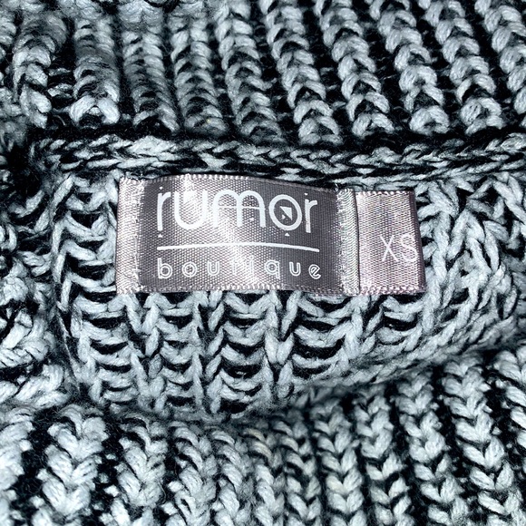 Gorgeous {LF} Cropped Sweater - Picture 5 of 6